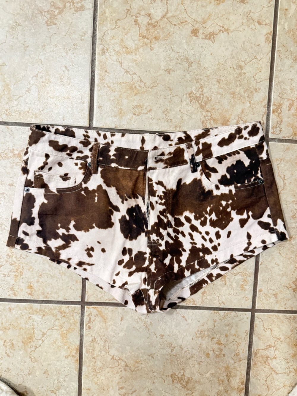 Cow-Print Brown & White Women's Denim short Shorts